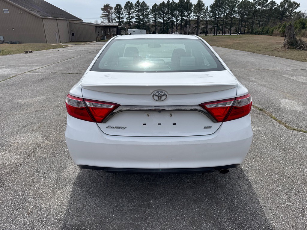 2016 Toyota Camry Image 6