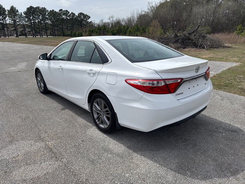 2016 Toyota Camry Image 7