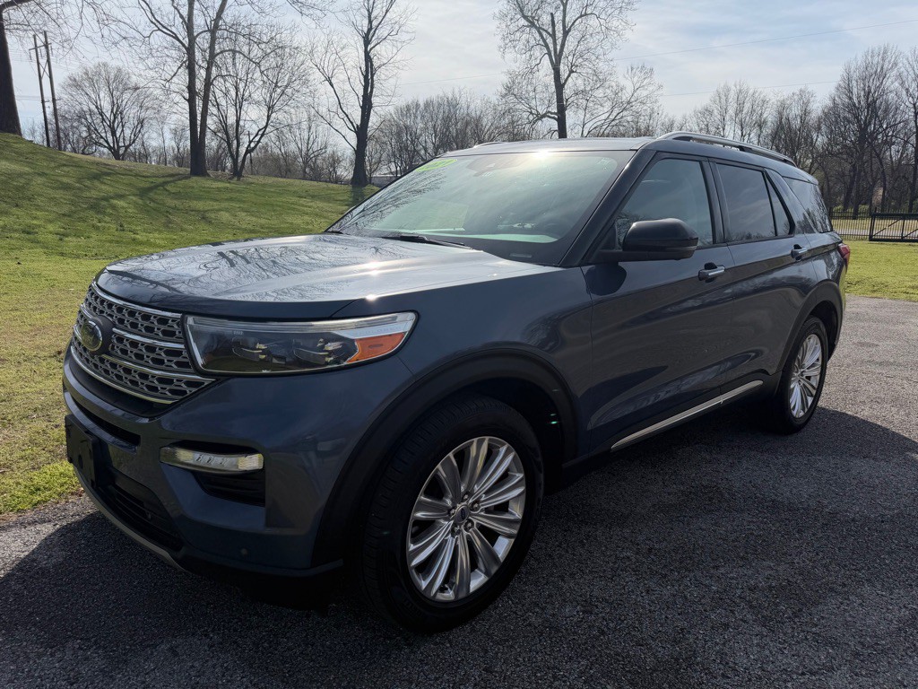2021 Ford Explorer Image 2