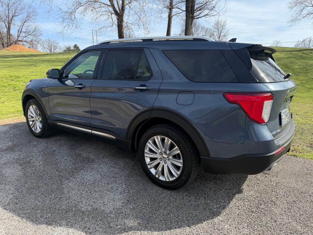 2021 Ford Explorer Image 4