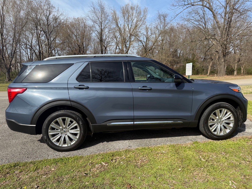 2021 Ford Explorer Image 7