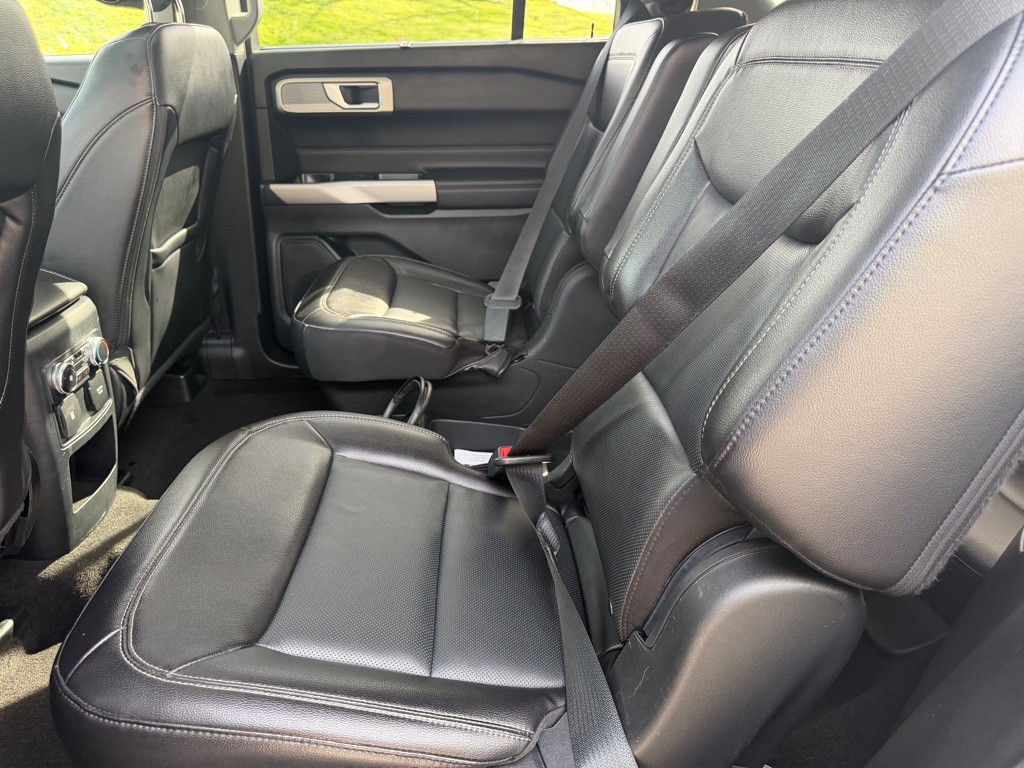 2021 Ford Explorer Image 14