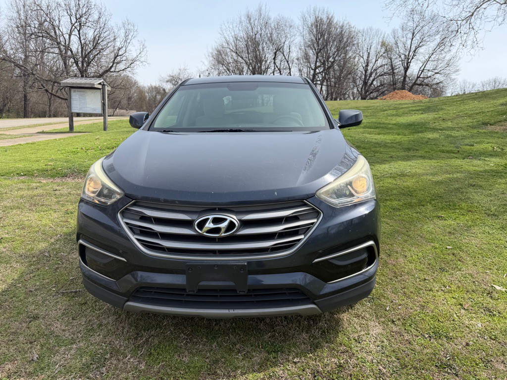 2017 Hyundai Santa Fe Sport Image 2