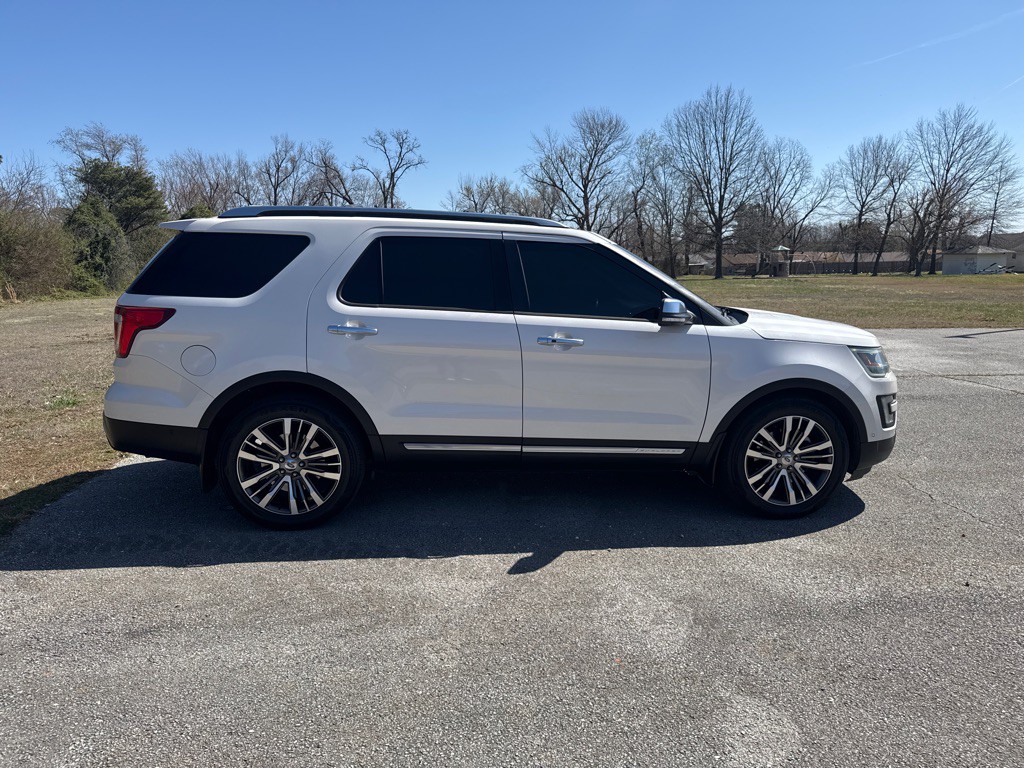 2016 Ford Explorer Image 8
