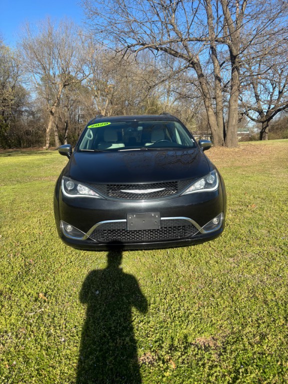2020 Chrysler Pacifica Image 2