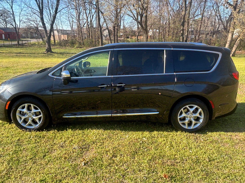 2020 Chrysler Pacifica Image 4