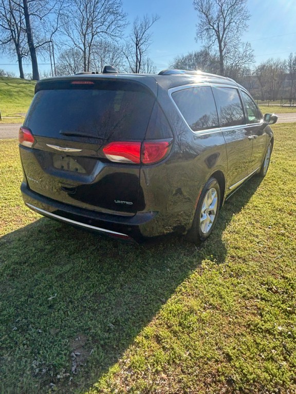 2020 Chrysler Pacifica Image 7