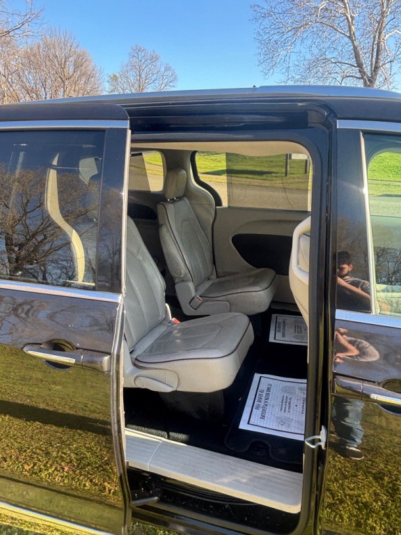 2020 Chrysler Pacifica Image 12