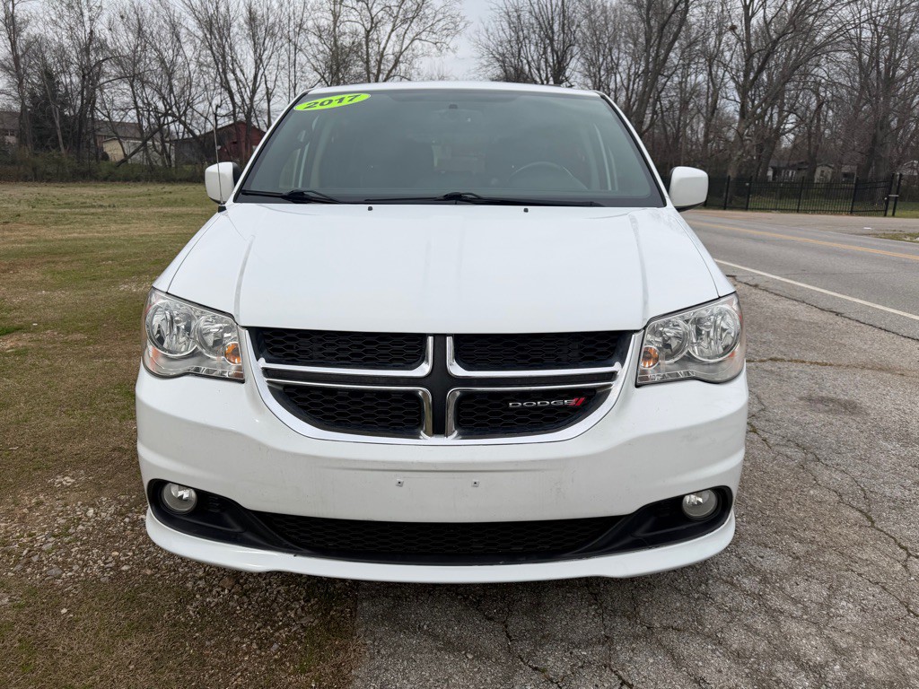 2017 Dodge Grand Caravan Image 3