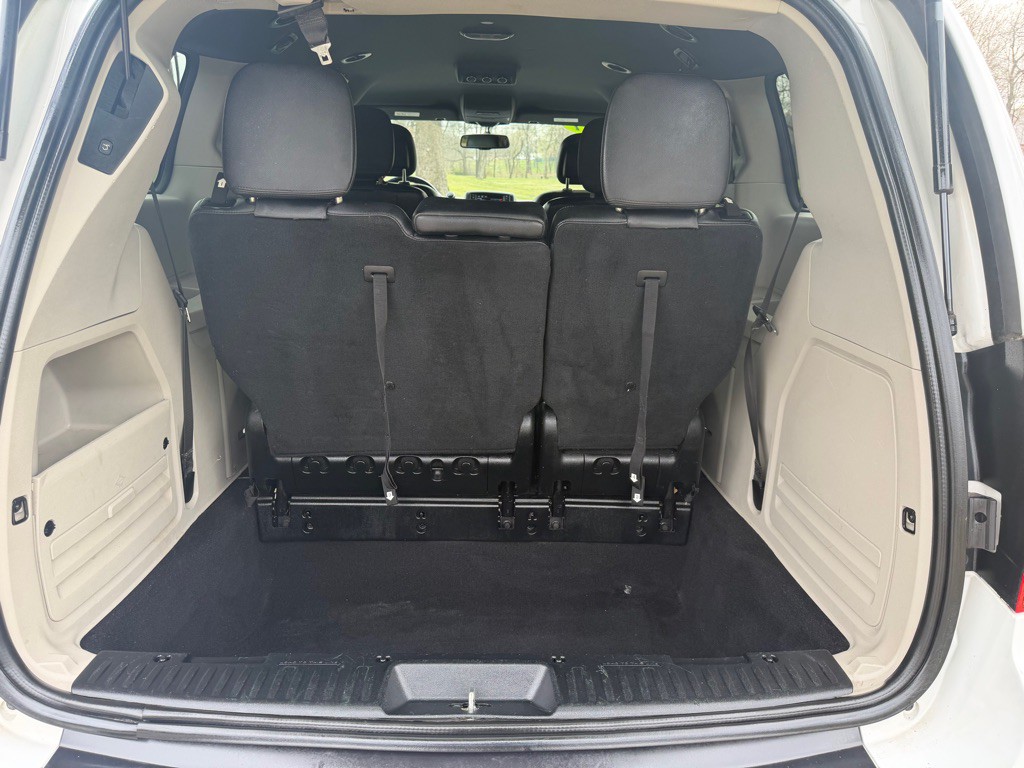 2017 Dodge Grand Caravan Image 9