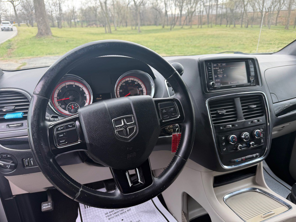 2017 Dodge Grand Caravan Image 14