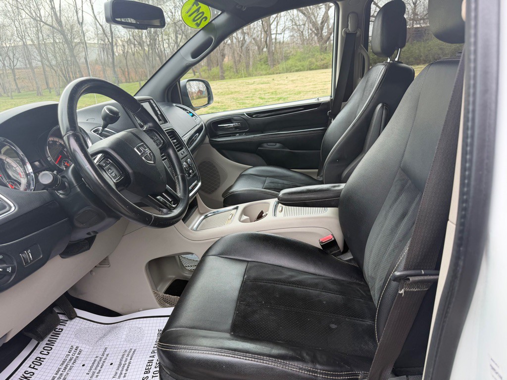 2017 Dodge Grand Caravan Image 17