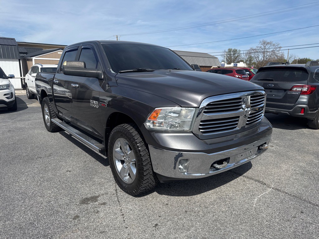 2015 RAM 1500 Image 3