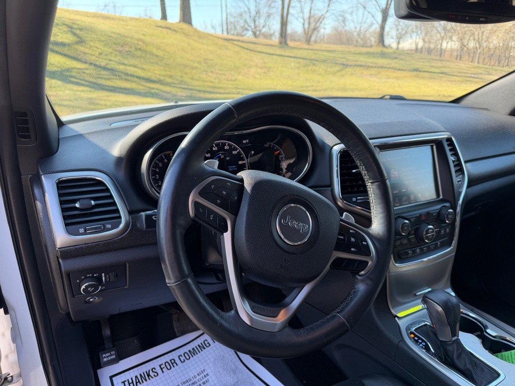 2017 Jeep Grand Cherokee Image 16