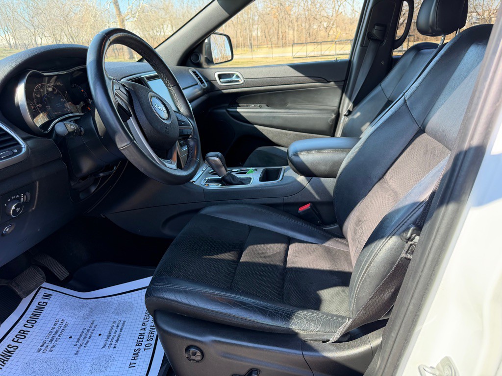 2017 Jeep Grand Cherokee Image 17