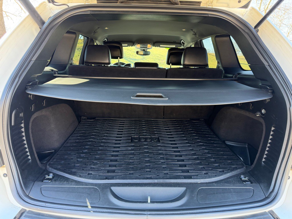 2017 Jeep Grand Cherokee Image 18