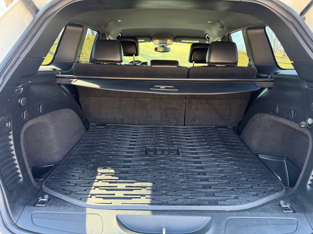 2017 Jeep Grand Cherokee Image 19