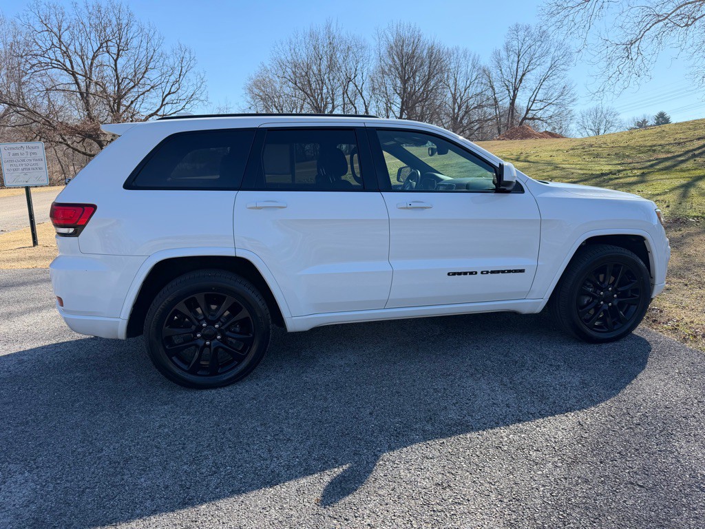 2017 Jeep Grand Cherokee Image 6