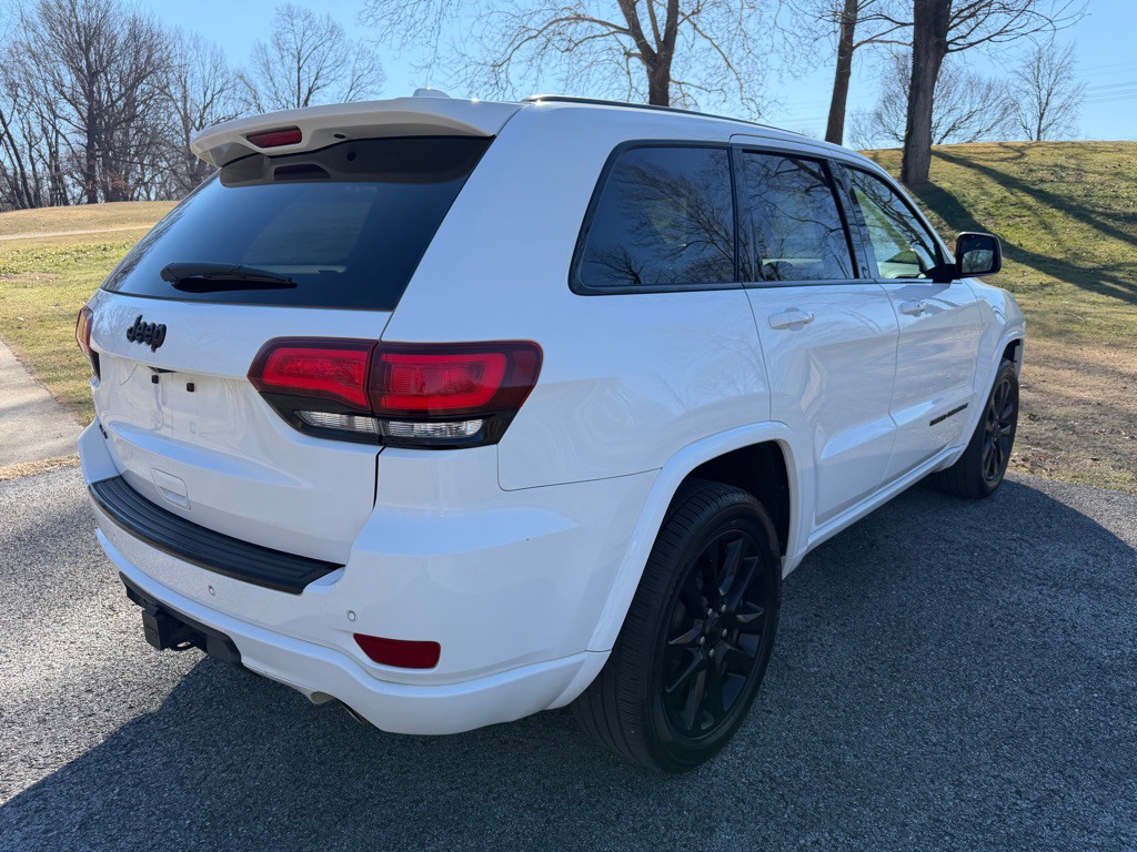 2017 Jeep Grand Cherokee Image 7