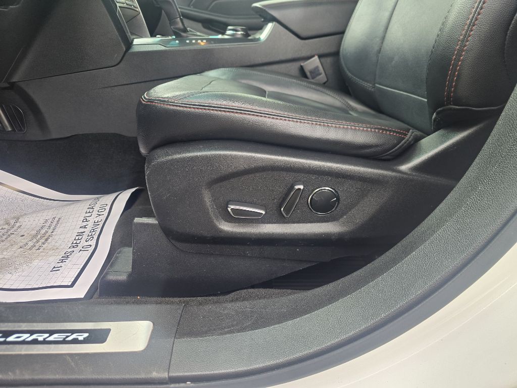 2017 Ford Explorer Image 8