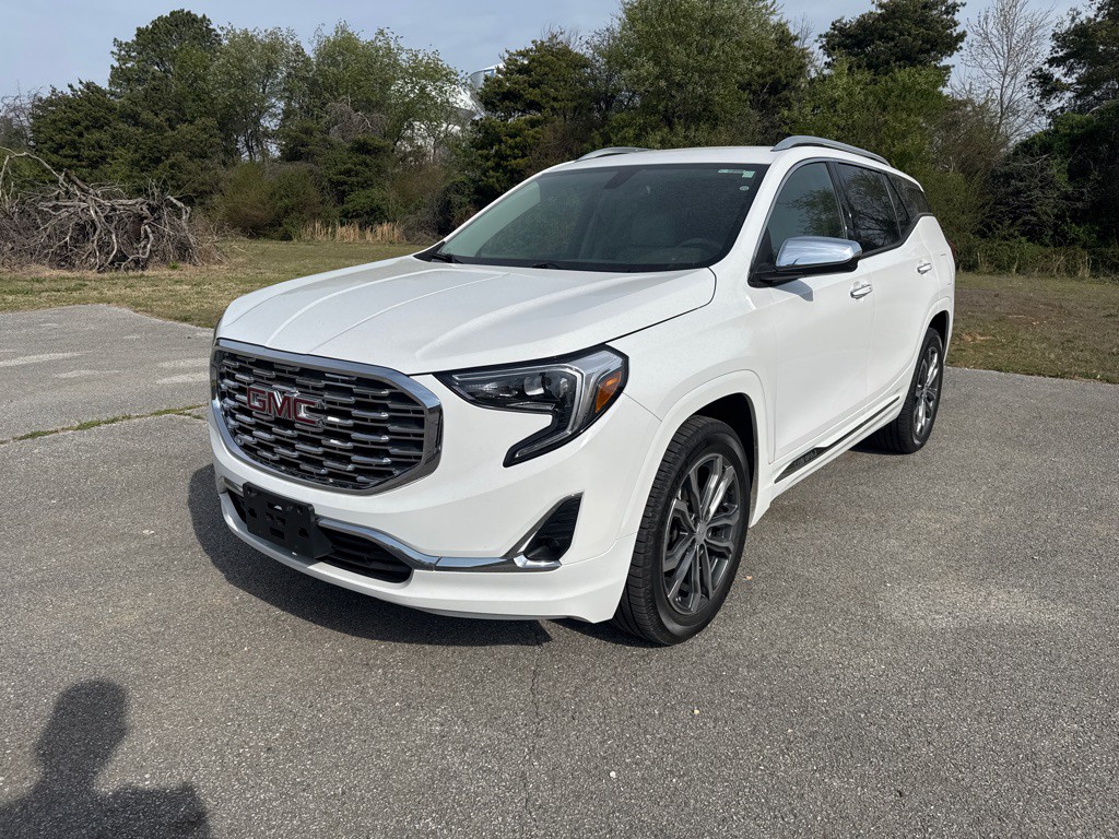 2018 GMC Terrain Image 1