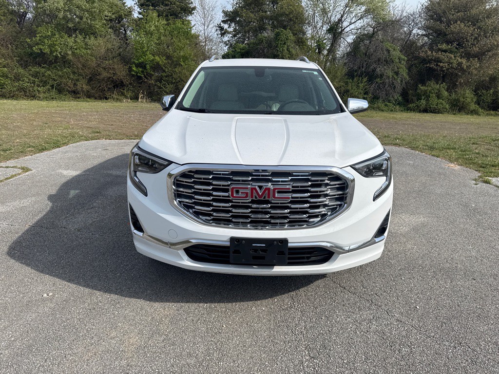 2018 GMC Terrain Image 2