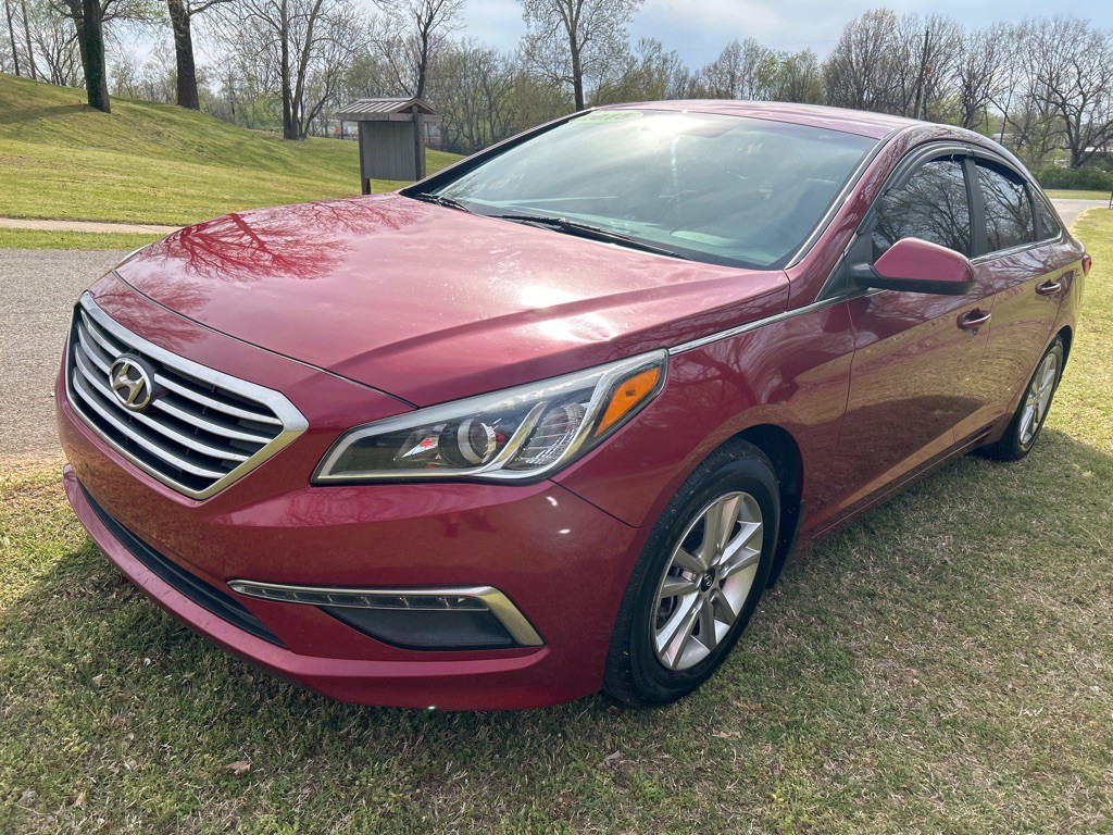 2015 Hyundai Sonata Image 1