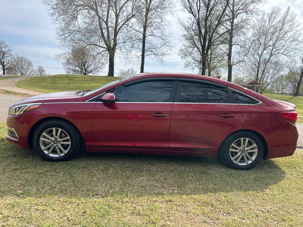 2015 Hyundai Sonata Image 2