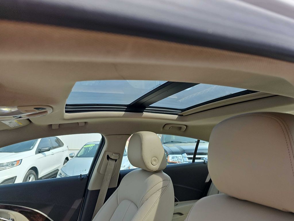 2015 Buick Lacrosse Image 10