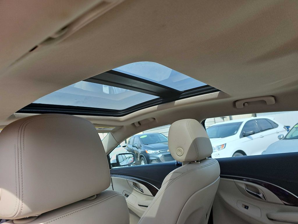 2015 Buick Lacrosse Image 12