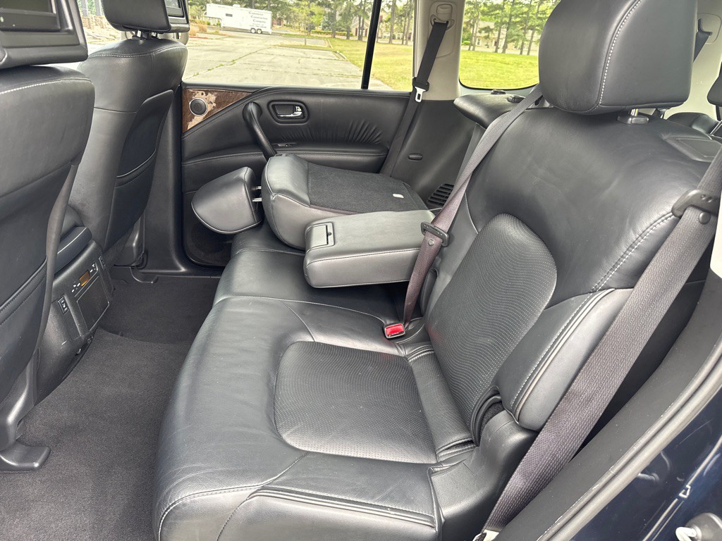 2016 INFINITI QX80 Image 10