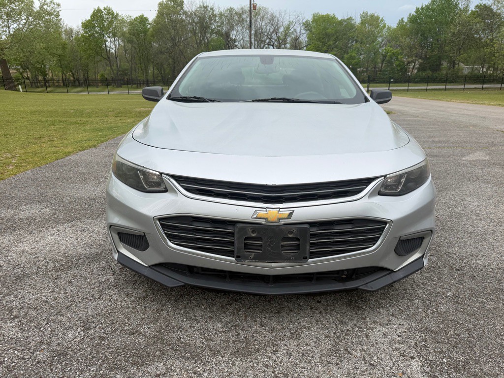 2018 Chevrolet Malibu Image 1