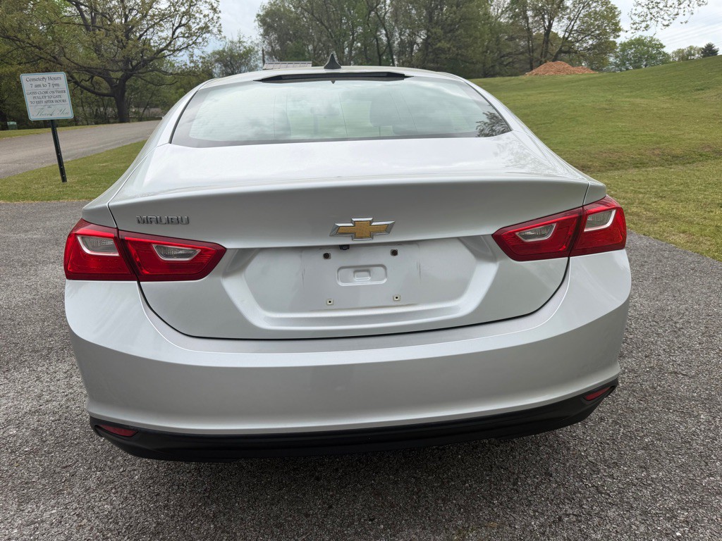 2018 Chevrolet Malibu Image 8