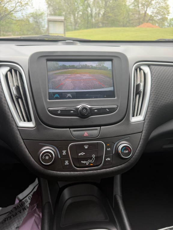2018 Chevrolet Malibu Image 10