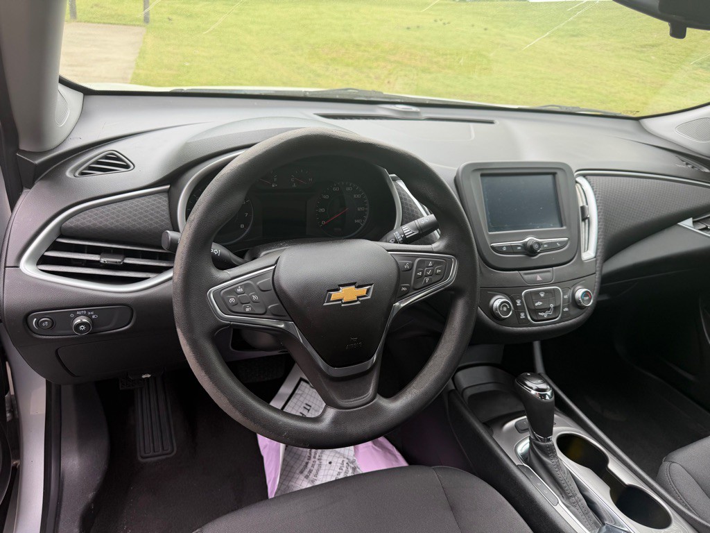2018 Chevrolet Malibu Image 11