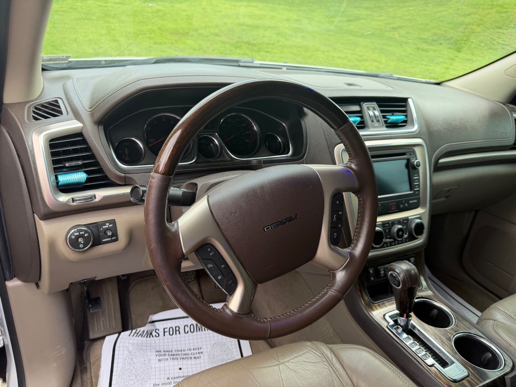 2016 GMC Acadia Image 9