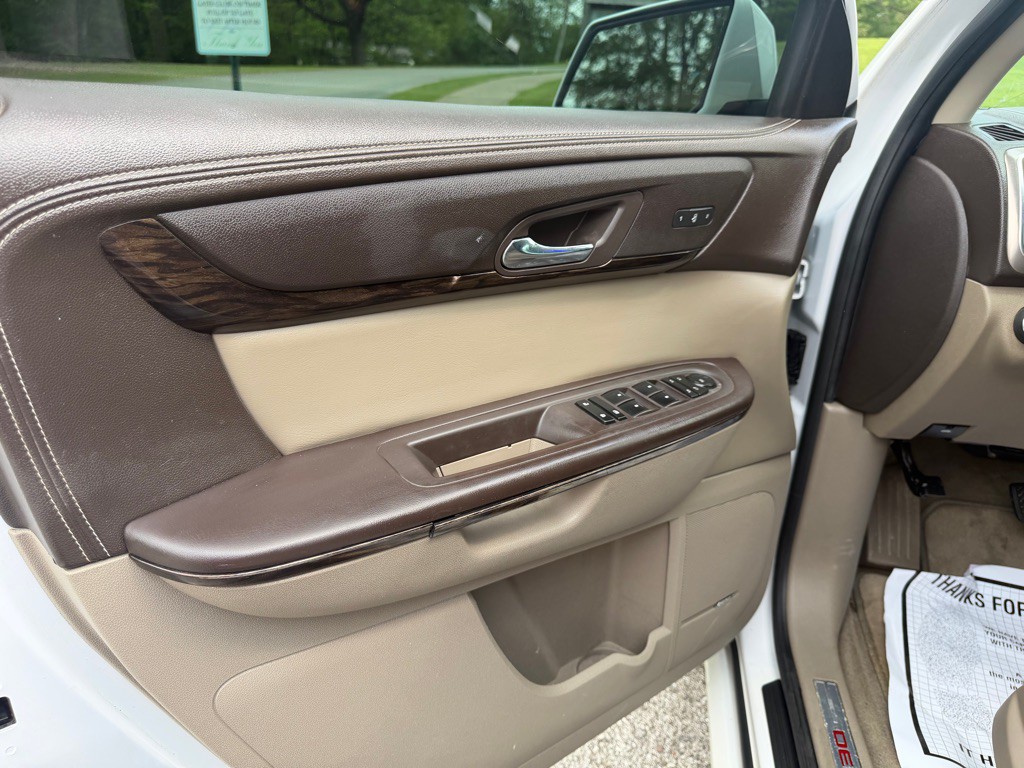 2016 GMC Acadia Image 10