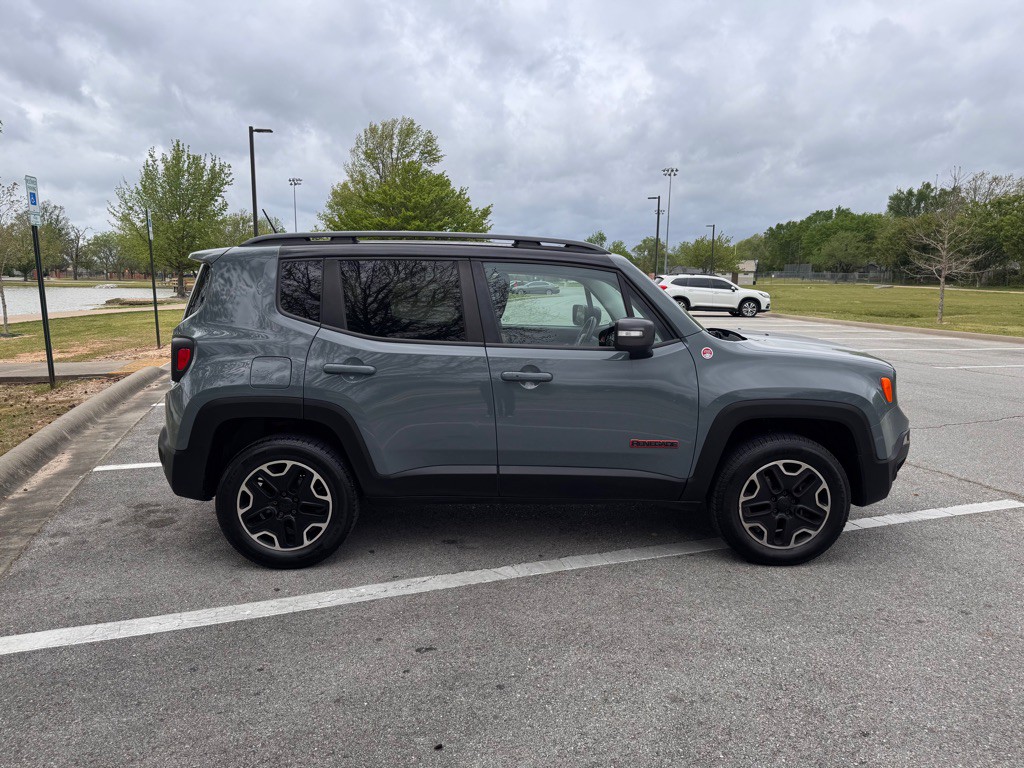 2015 Jeep Renegade Image 4