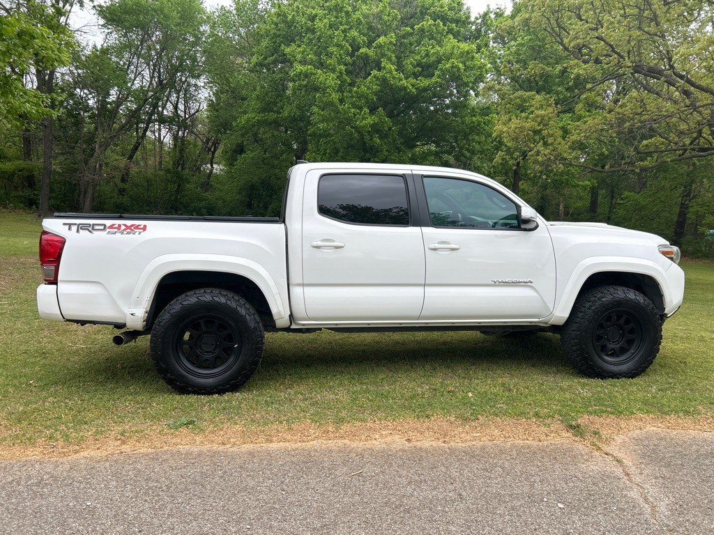 2016 Toyota Tacoma Image 6