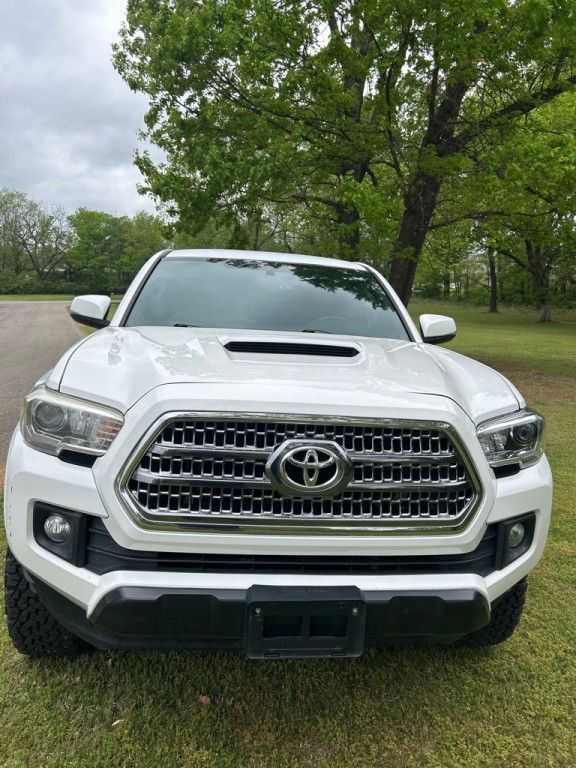 2016 Toyota Tacoma Image 8