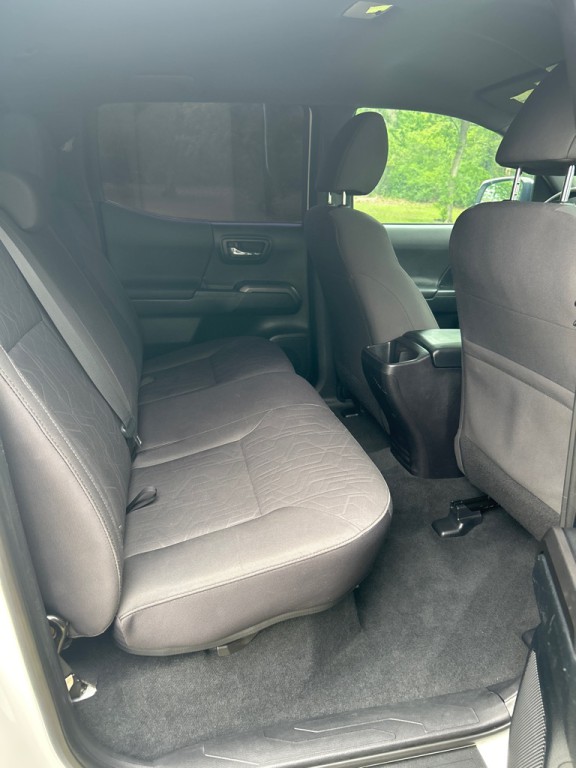 2016 Toyota Tacoma Image 15