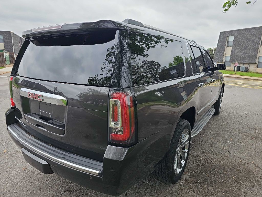 2015 GMC Yukon Image 17