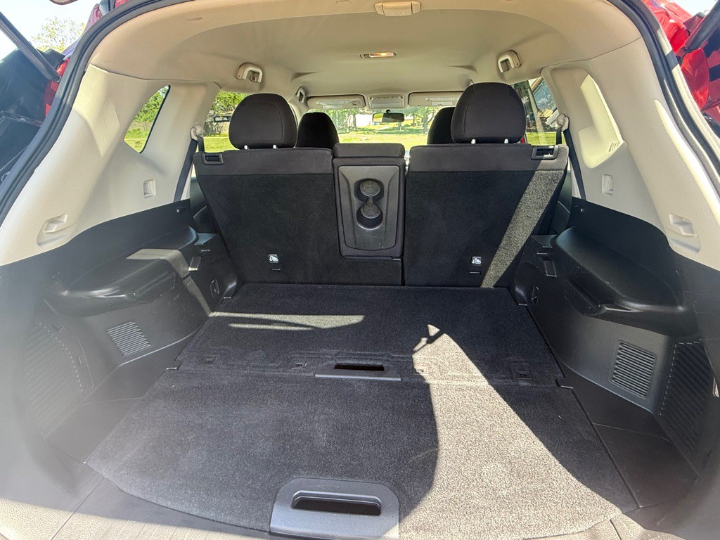 2016 Nissan Rogue Image 12