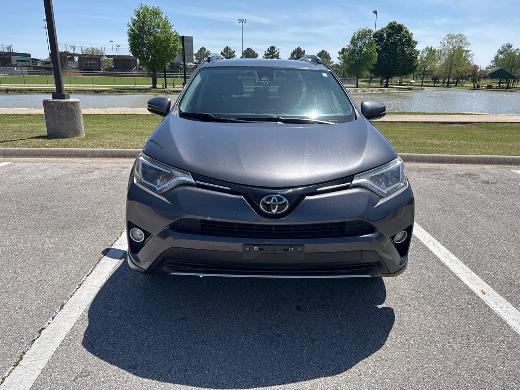 2017 Toyota Rav4 Image 2