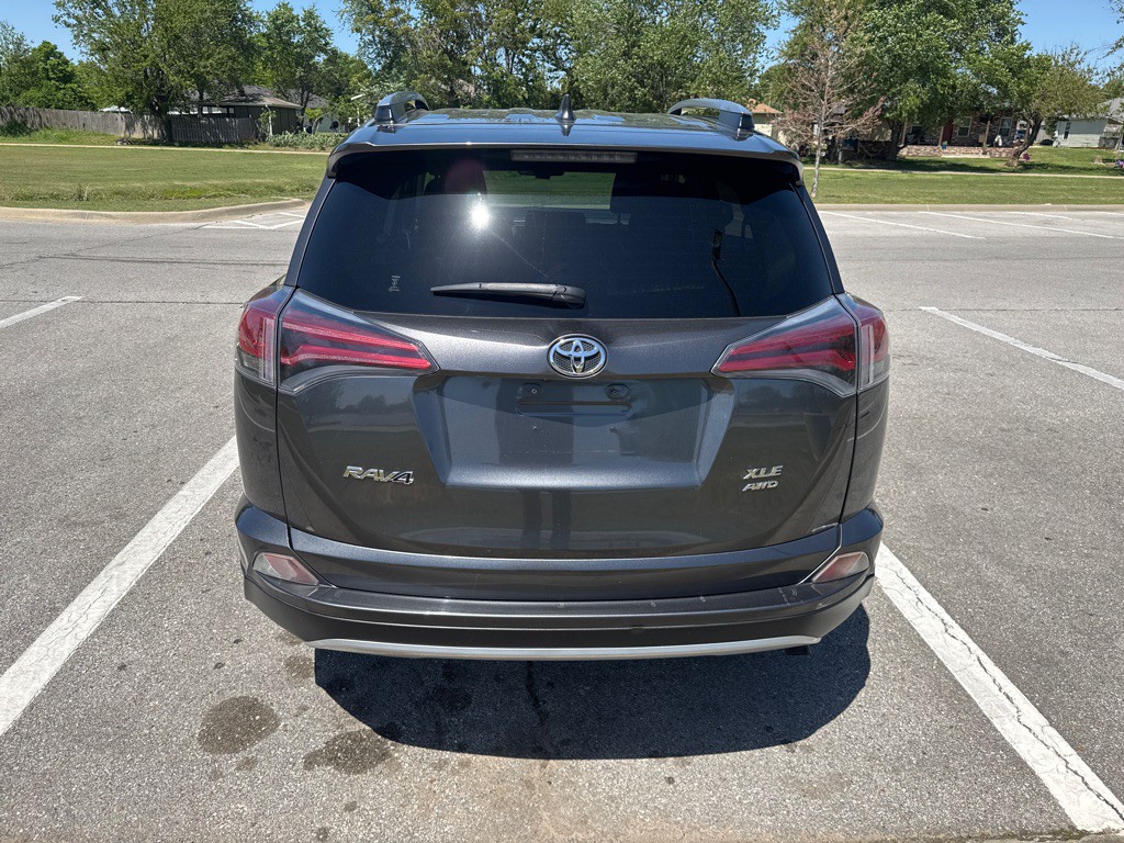 2017 Toyota Rav4 Image 6