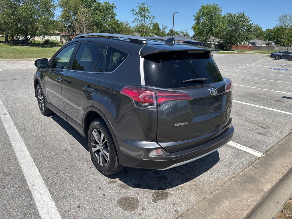 2017 Toyota Rav4 Image 7