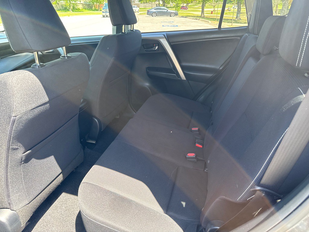 2017 Toyota Rav4 Image 9