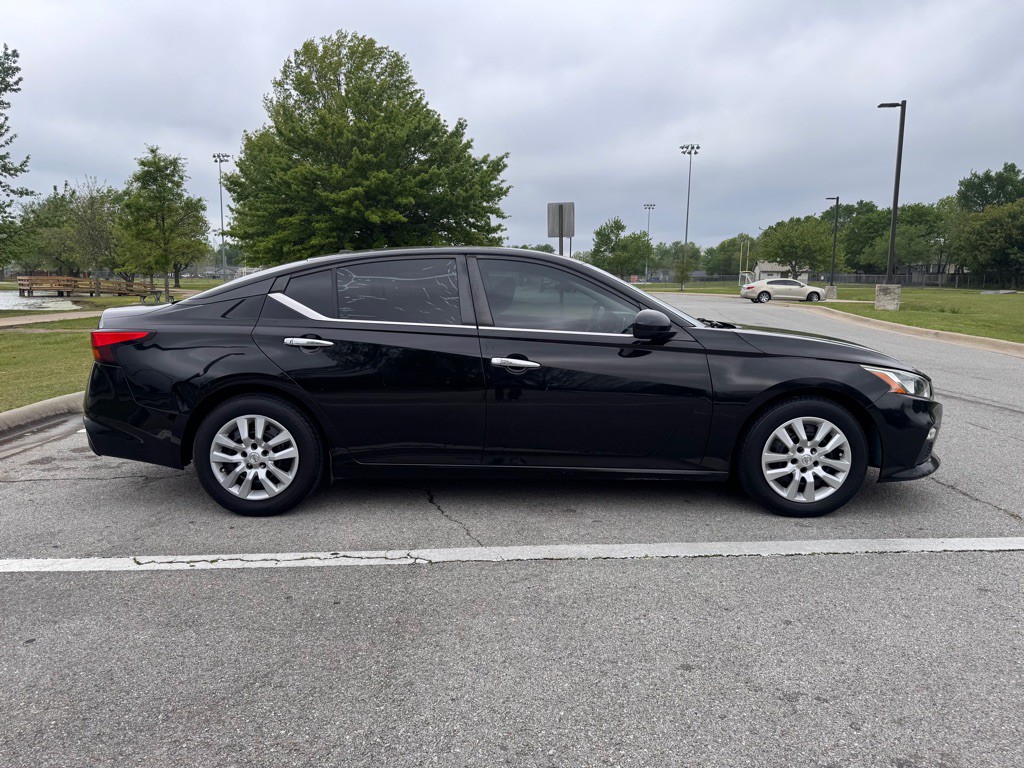 2019 Nissan Altima Image 4