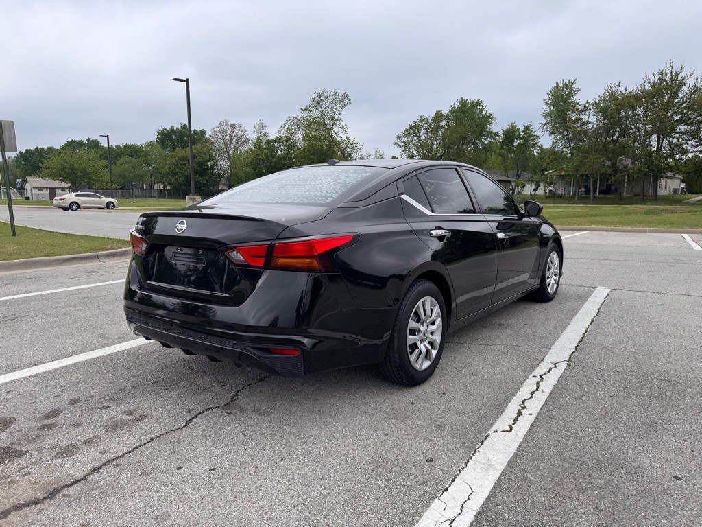 2019 Nissan Altima Image 5