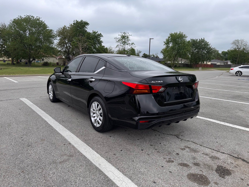 2019 Nissan Altima Image 7